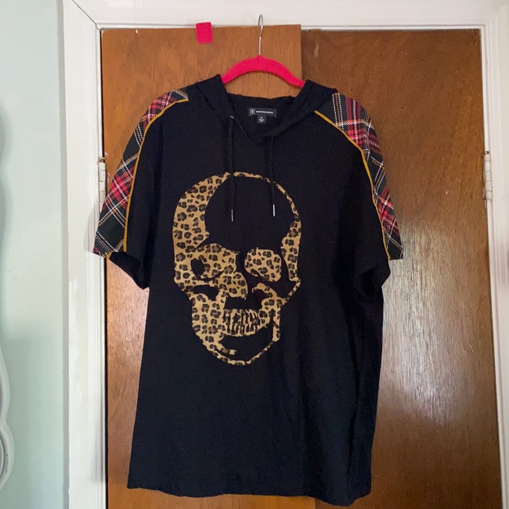 Black pattern t-shirt